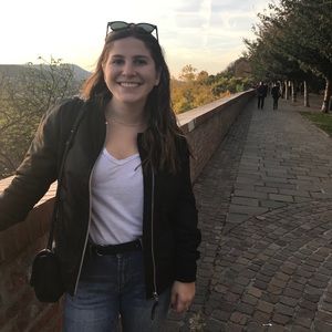 Meet your Posher, Jenna